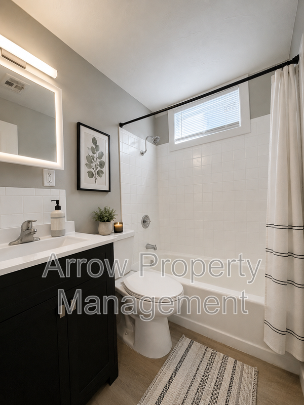 1100 S 25th St #3 - Photo 6 of 9