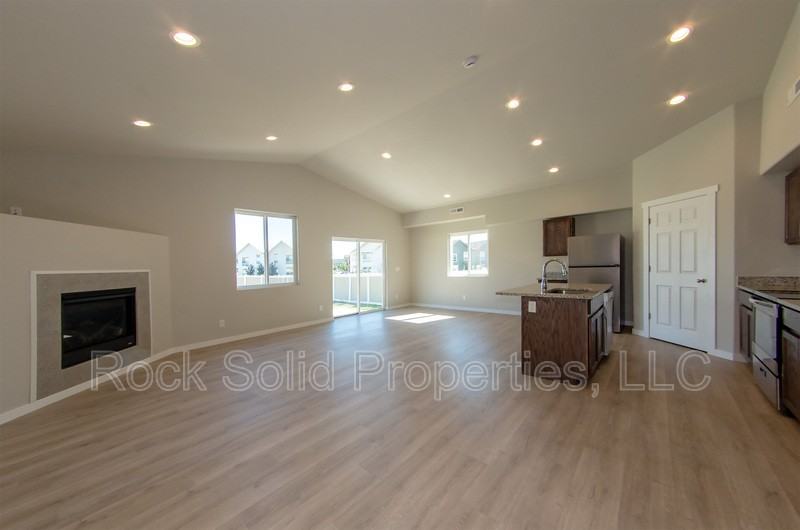 1308 Rabbit Brush Trl - Photo 4 of 32