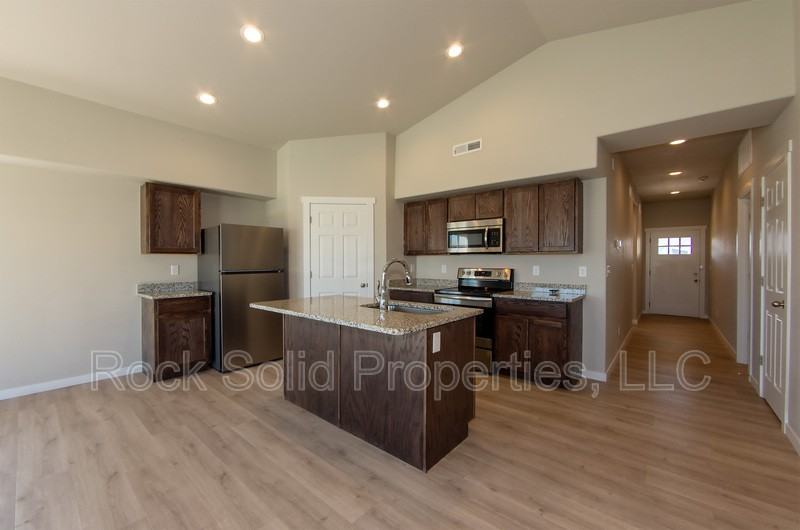 1308 Rabbit Brush Trl - Photo 6 of 32