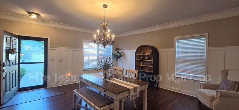 2120 Maple Tree Ct - Photo 2 of 26
