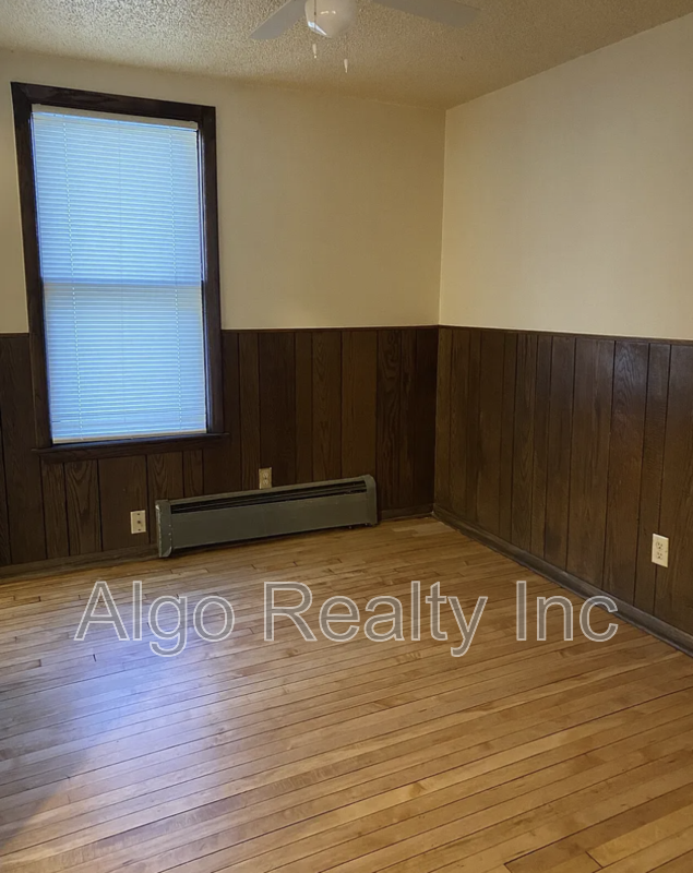 3250 Logan Ave N - Photo 2 of 14