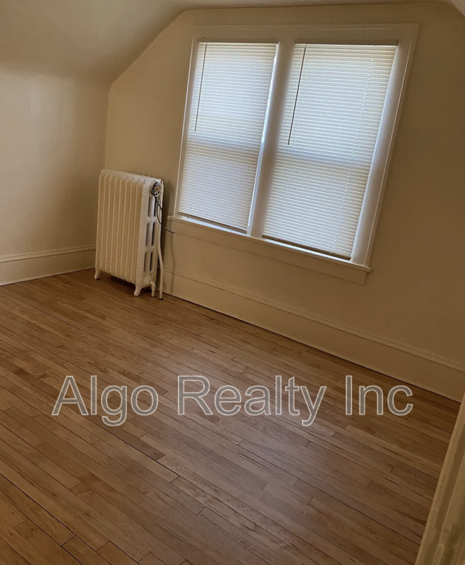 3250 Logan Ave N - Photo 4 of 14