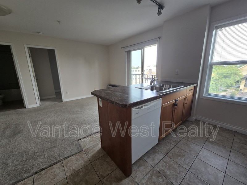 506 Sutherland Ave - Photo 3 of 13