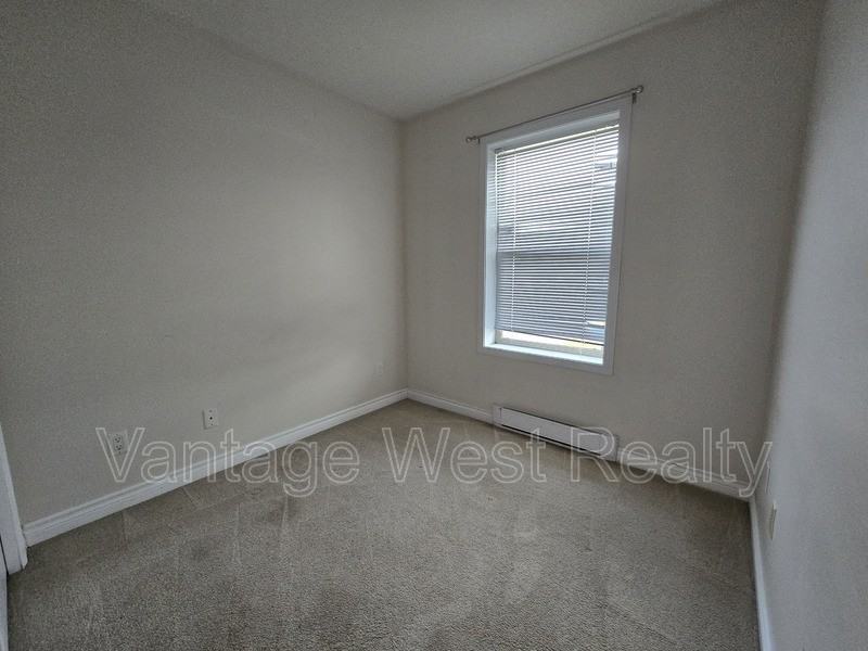 506 Sutherland Ave - Photo 5 of 13