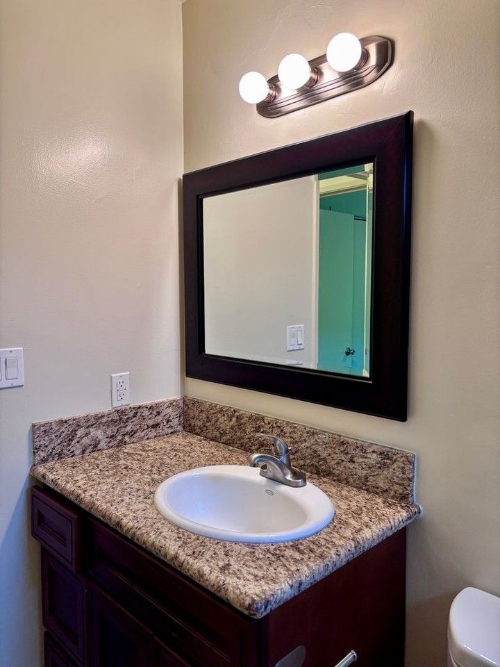 519 N. Hayworth Ave. - Photo 7 of 32