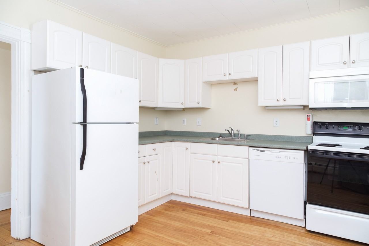 55 Loomis Street #A - Photo 3 of 14