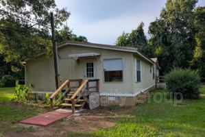 featured image of 3166 Redbud Ln