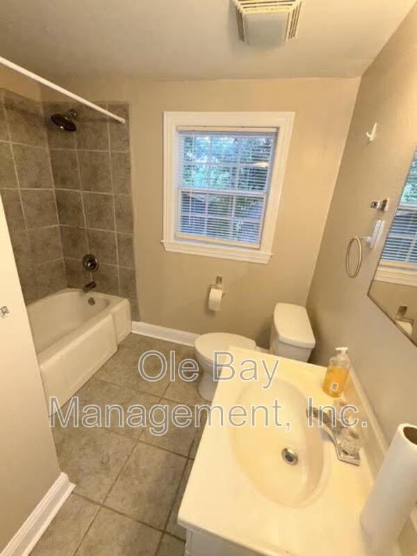 109 S Carlen St #C - Photo 3 of 16
