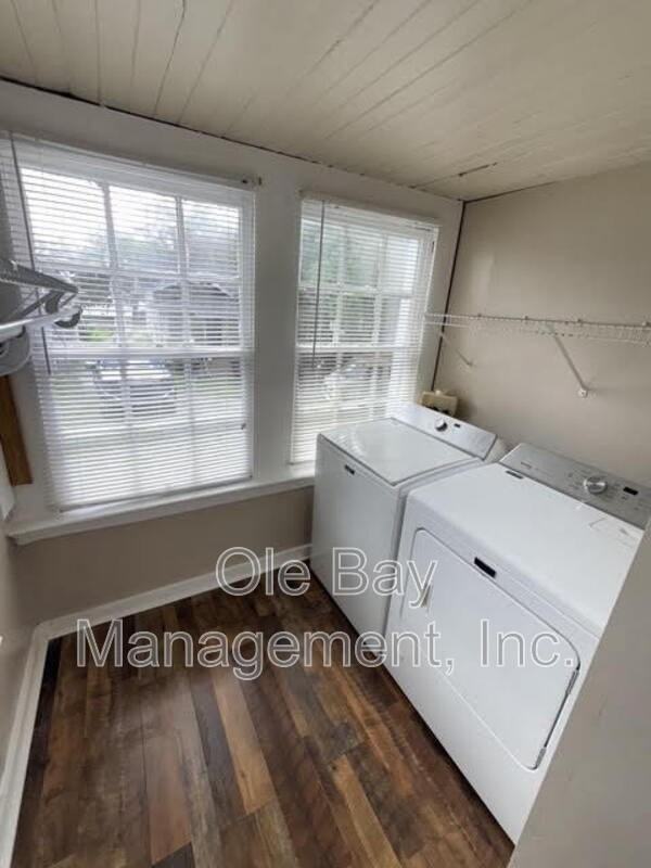 109 S Carlen St #C - Photo 7 of 16