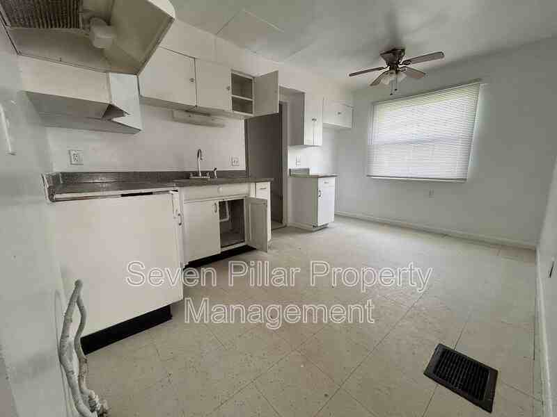 339 S Napoleon Ave - Photo 5 of 32