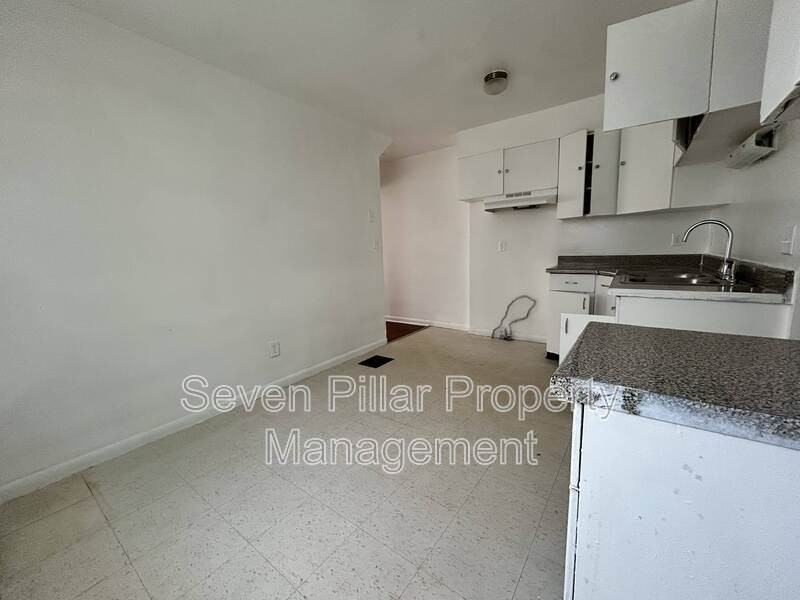 339 S Napoleon Ave - Photo 6 of 32