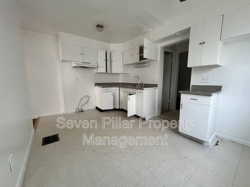 339 S Napoleon Ave - Photo 7 of 32