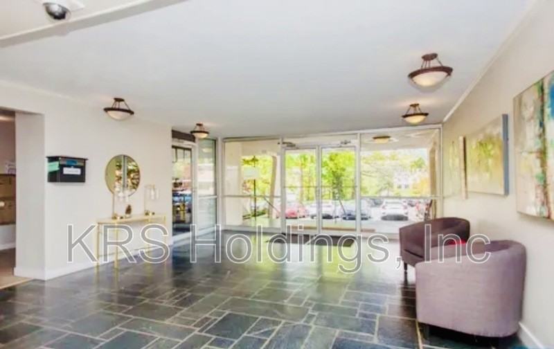 1800 Jefferson Park Ave #66 - Photo 2 of 9
