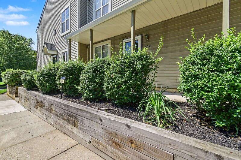 704 E Parker St #C1 - Photo 2 of 21