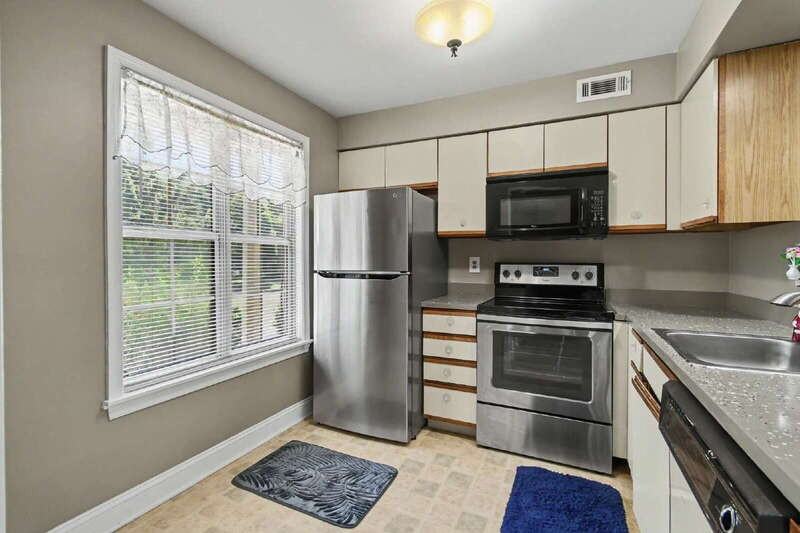 704 E Parker St #C1 - Photo 7 of 21