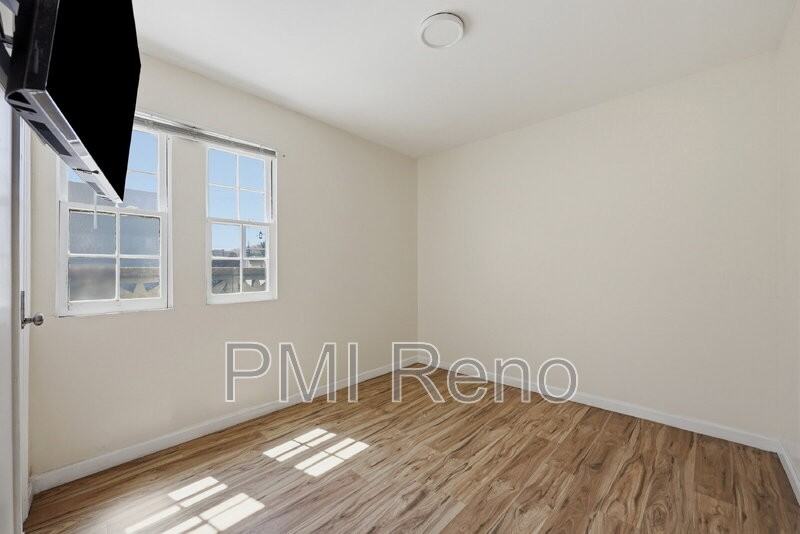 1515 N Carson St #2 - Photo 5 of 11