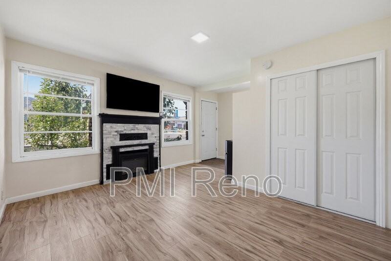 1515 N Carson St #7