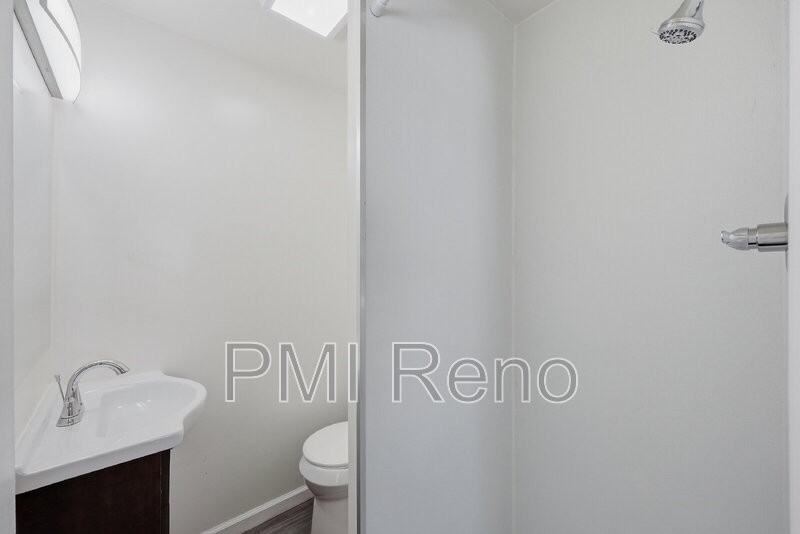 1515 N Carson St #4 - Photo 5 of 12