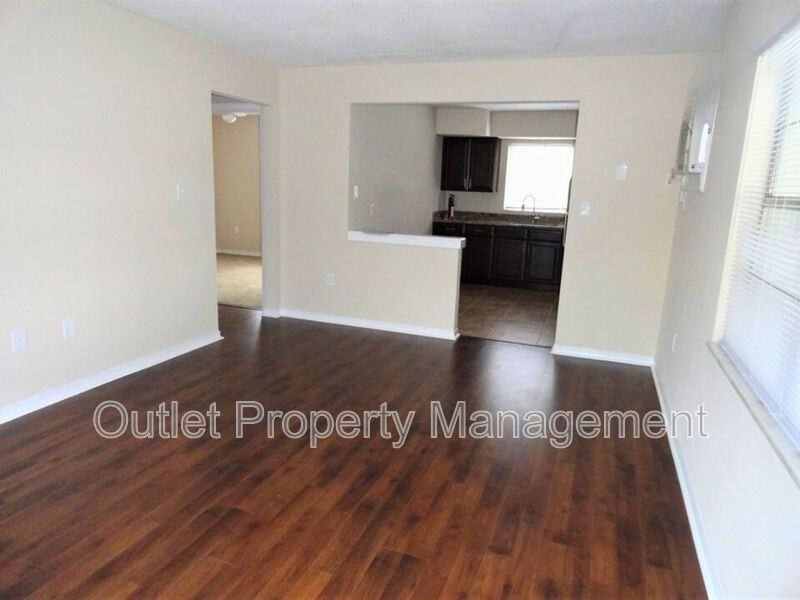 610 S Lake Formosa Dr - Photo 2 of 8