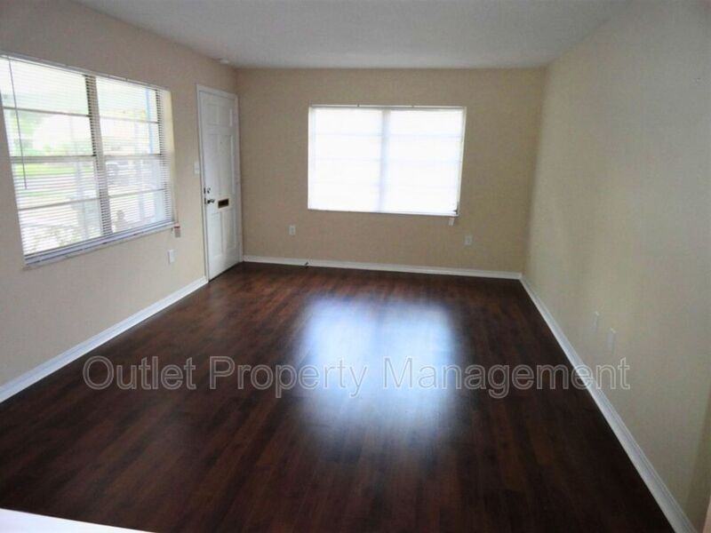 610 S Lake Formosa Dr - Photo 3 of 8