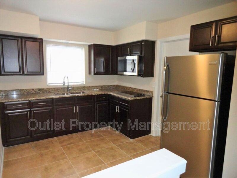 610 S Lake Formosa Dr - Photo 4 of 8
