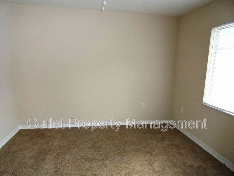 610 S Lake Formosa Dr - Photo 5 of 8