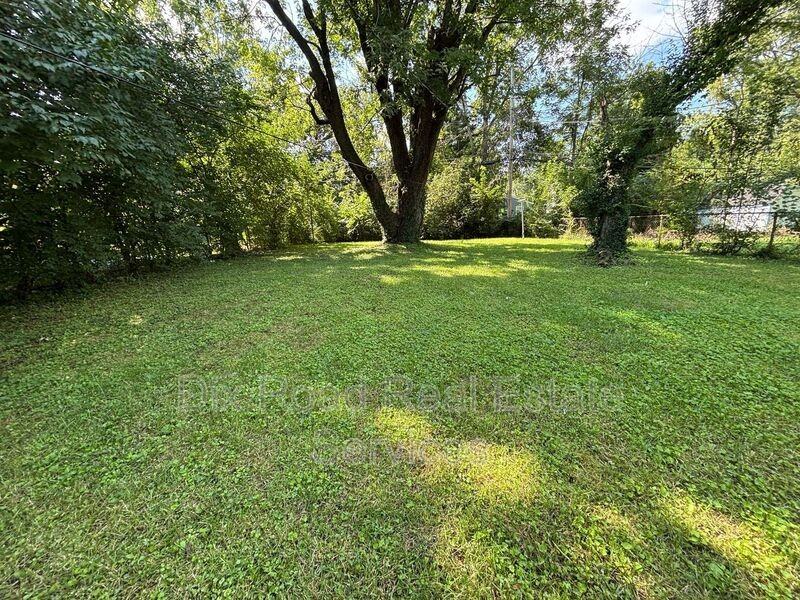 4201 Brunswick Ave - Photo 4 of 18