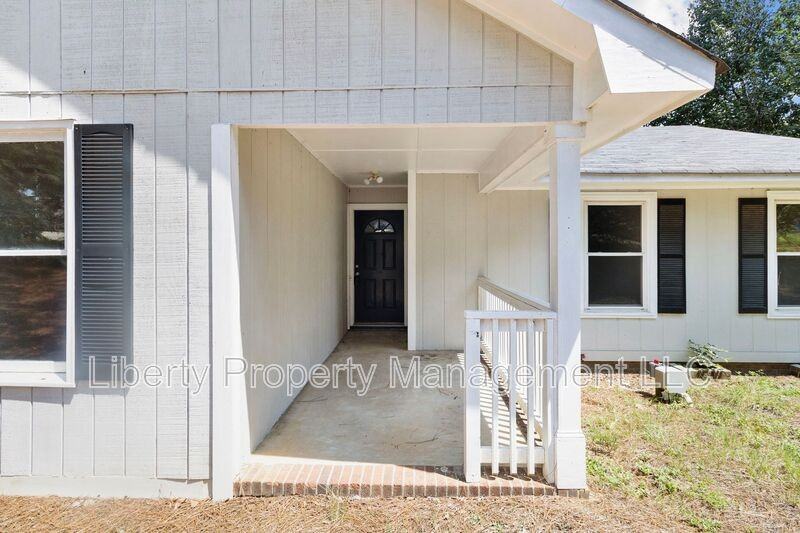 512 Nottingham Dr - Photo 2 of 15