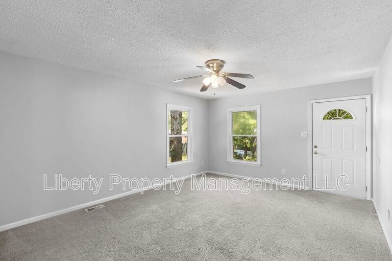 512 Nottingham Dr - Photo 5 of 15