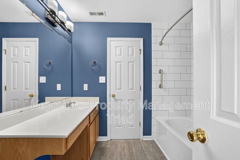 104 Tannenbaum Cir - Photo 4 of 24