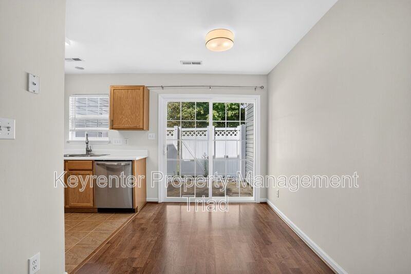 104 Tannenbaum Cir - Photo 7 of 24