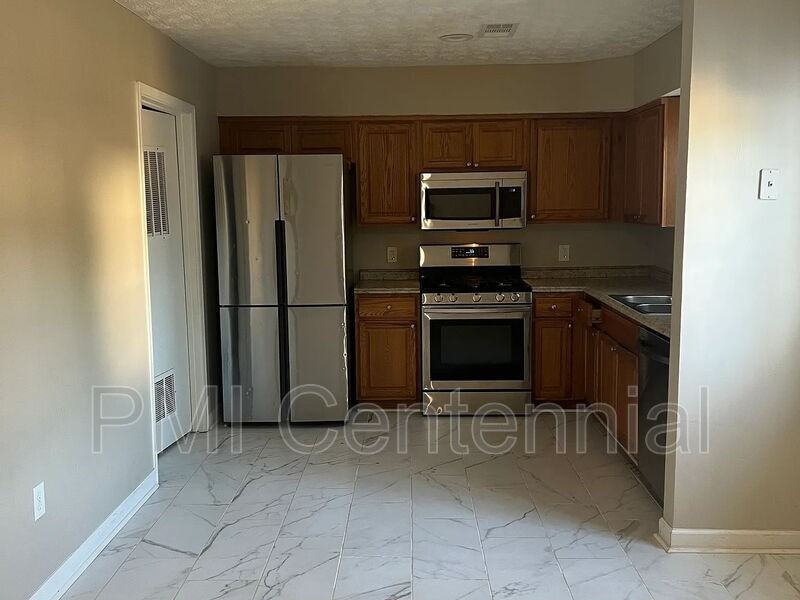 3543 Hopkins Ct - Photo 5 of 14