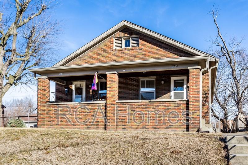 1048 E Bradbury Ave - Photo 3 of 35