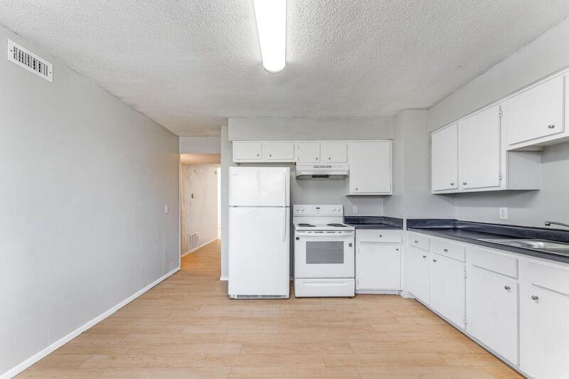 2409 W Magnolia St - Photo 5 of 18