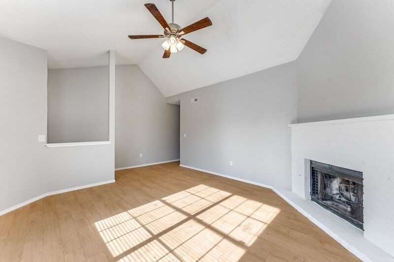 2409 W Magnolia St - Photo 7 of 18