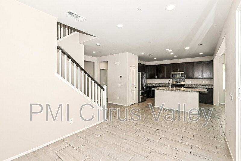 24613 Round Meadow Dr - Photo 3 of 20