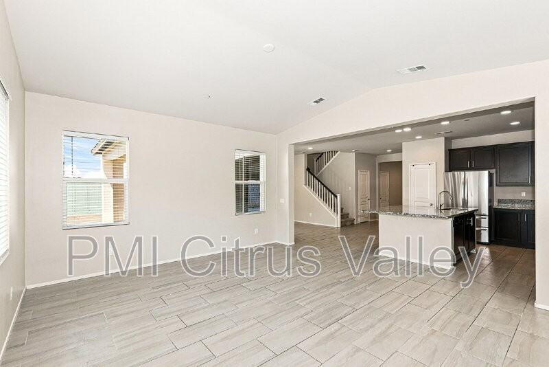 24613 Round Meadow Dr - Photo 5 of 20