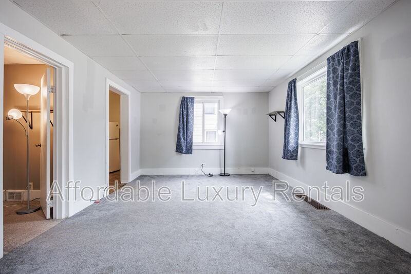 77 State St #1 - Photo 3 of 14