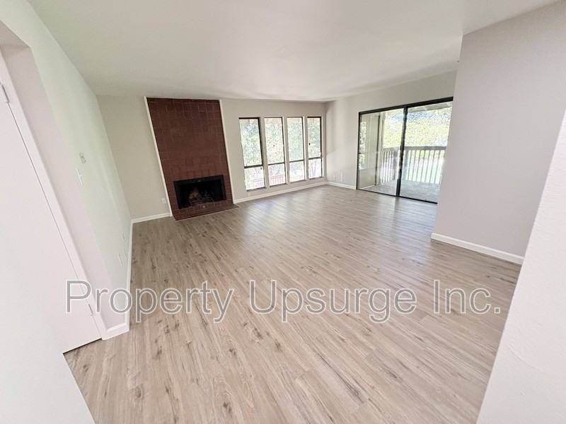 2405 Sunny Ln - Photo 2 of 24