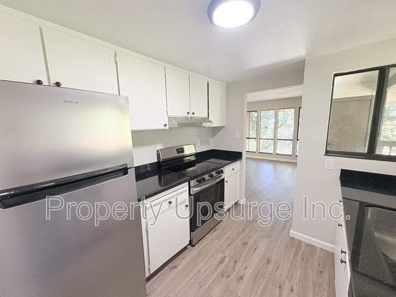 2405 Sunny Ln - Photo 4 of 24