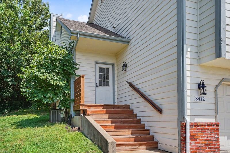 3412 Augusta Dr - Photo 3 of 30