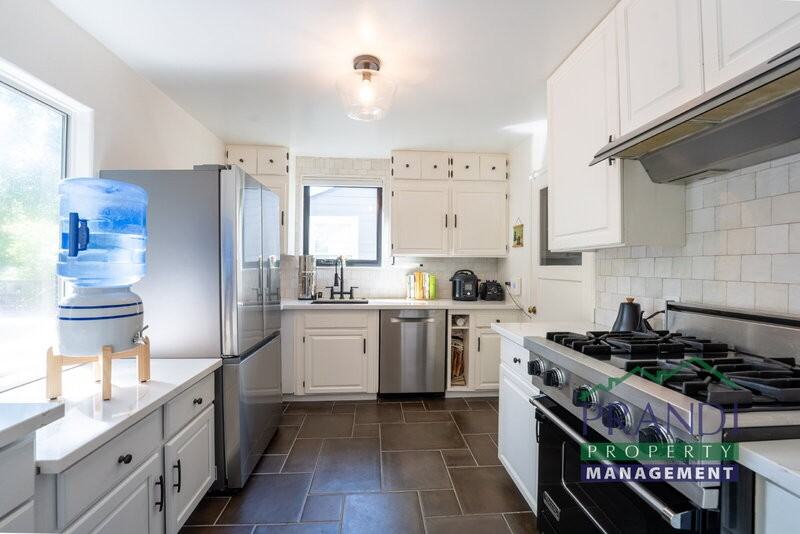 217 Humboldt St - Photo 7 of 25