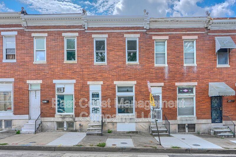 2107 W Saratoga St - Photo 2 of 24