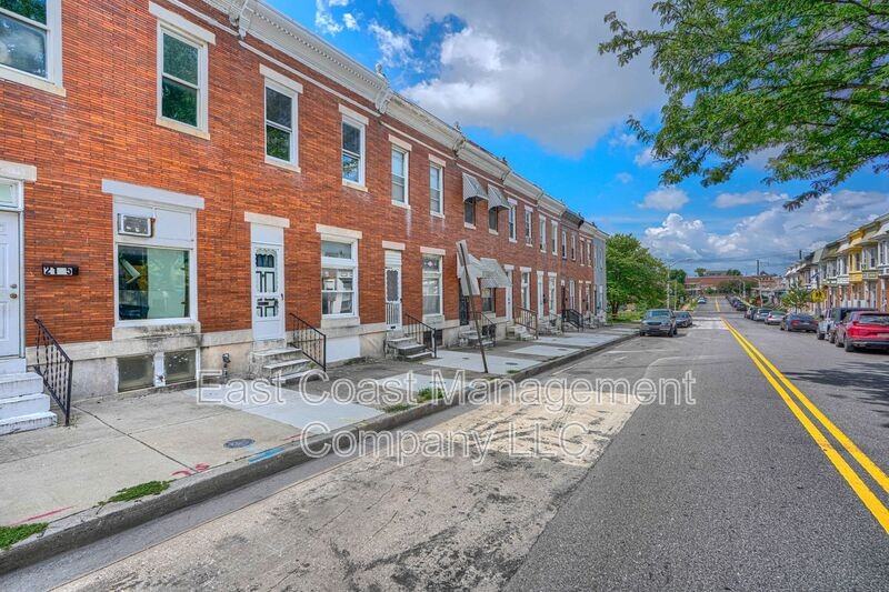 2107 W Saratoga St - Photo 4 of 24