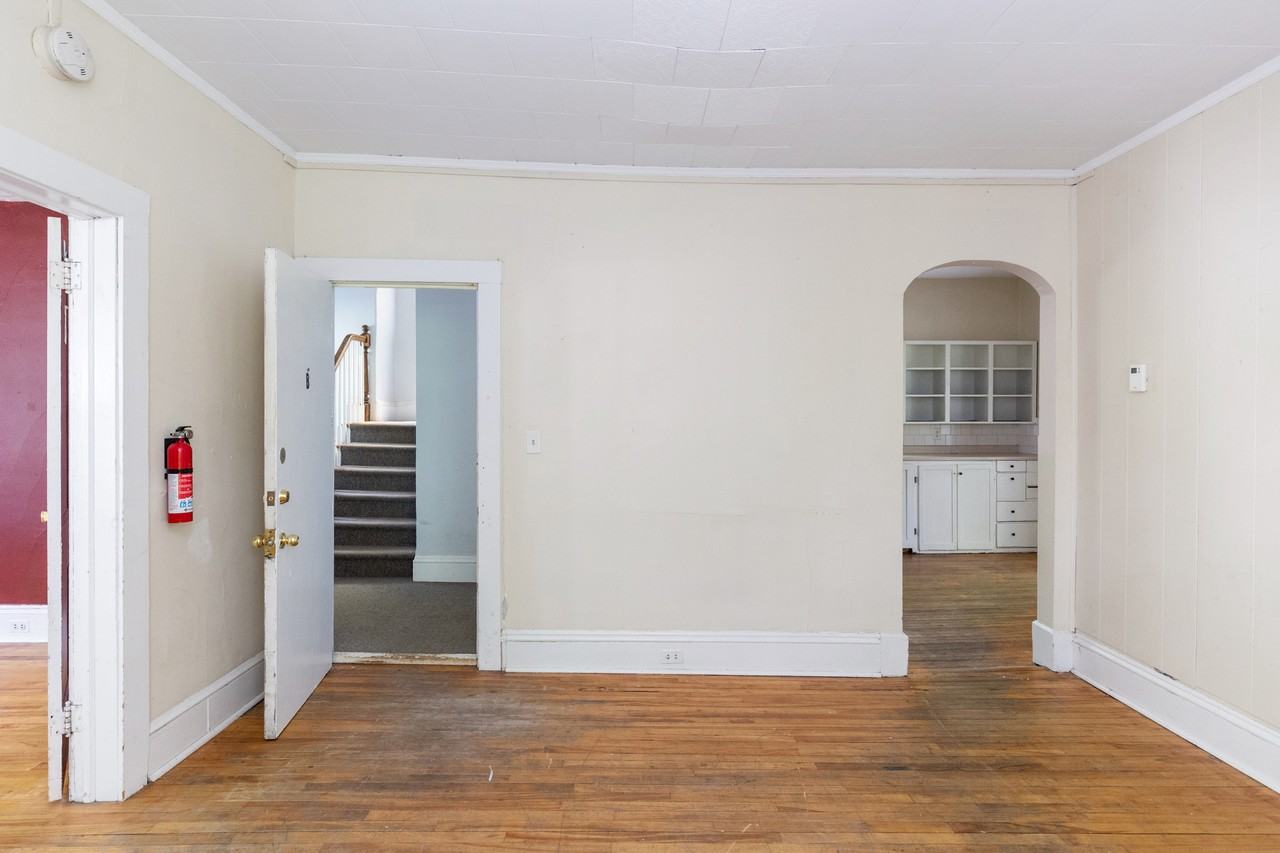 55 Loomis Street #B - Photo 5 of 10