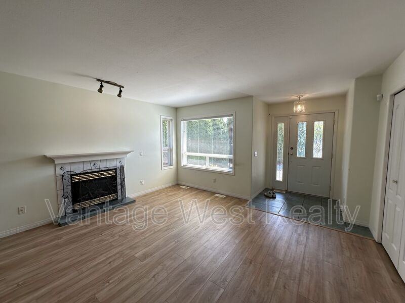 1160 Kneller Crt - Photo 4 of 29
