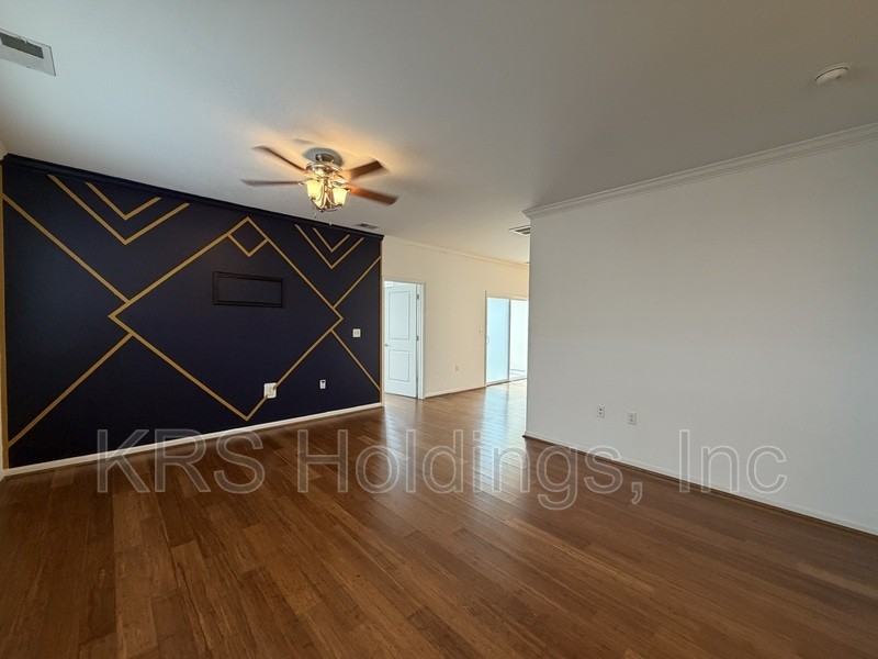 1517 Rollesby Way #24 - Photo 3 of 14
