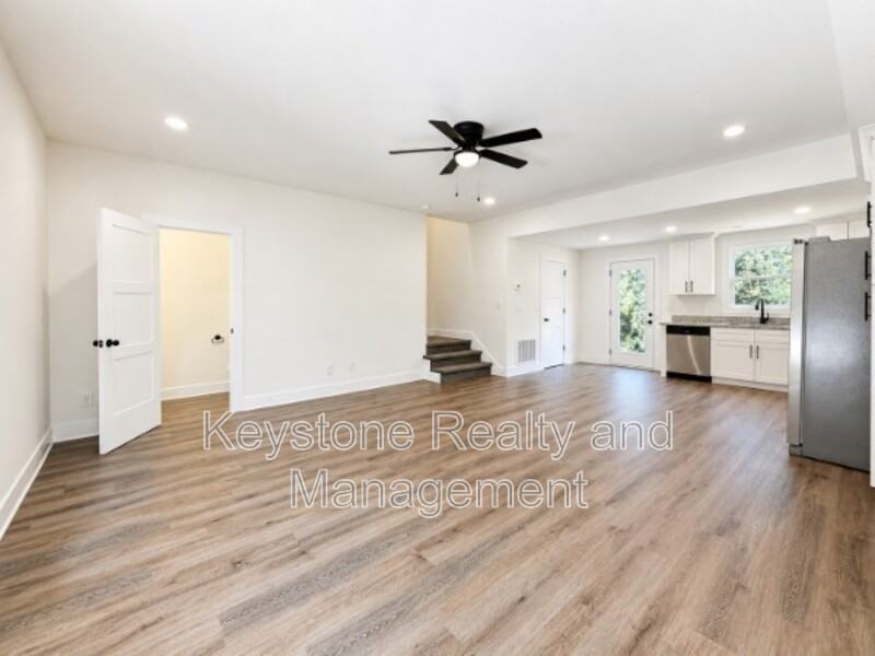 925 Ford St - Photo 2 of 17
