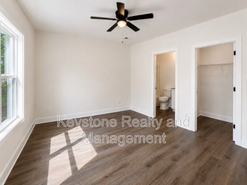 925 Ford St - Photo 6 of 17