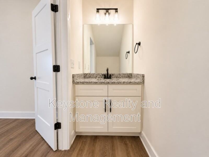 925 Ford St - Photo 7 of 17